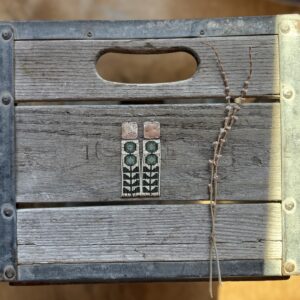 Silver Folk Flower in Leaf Green