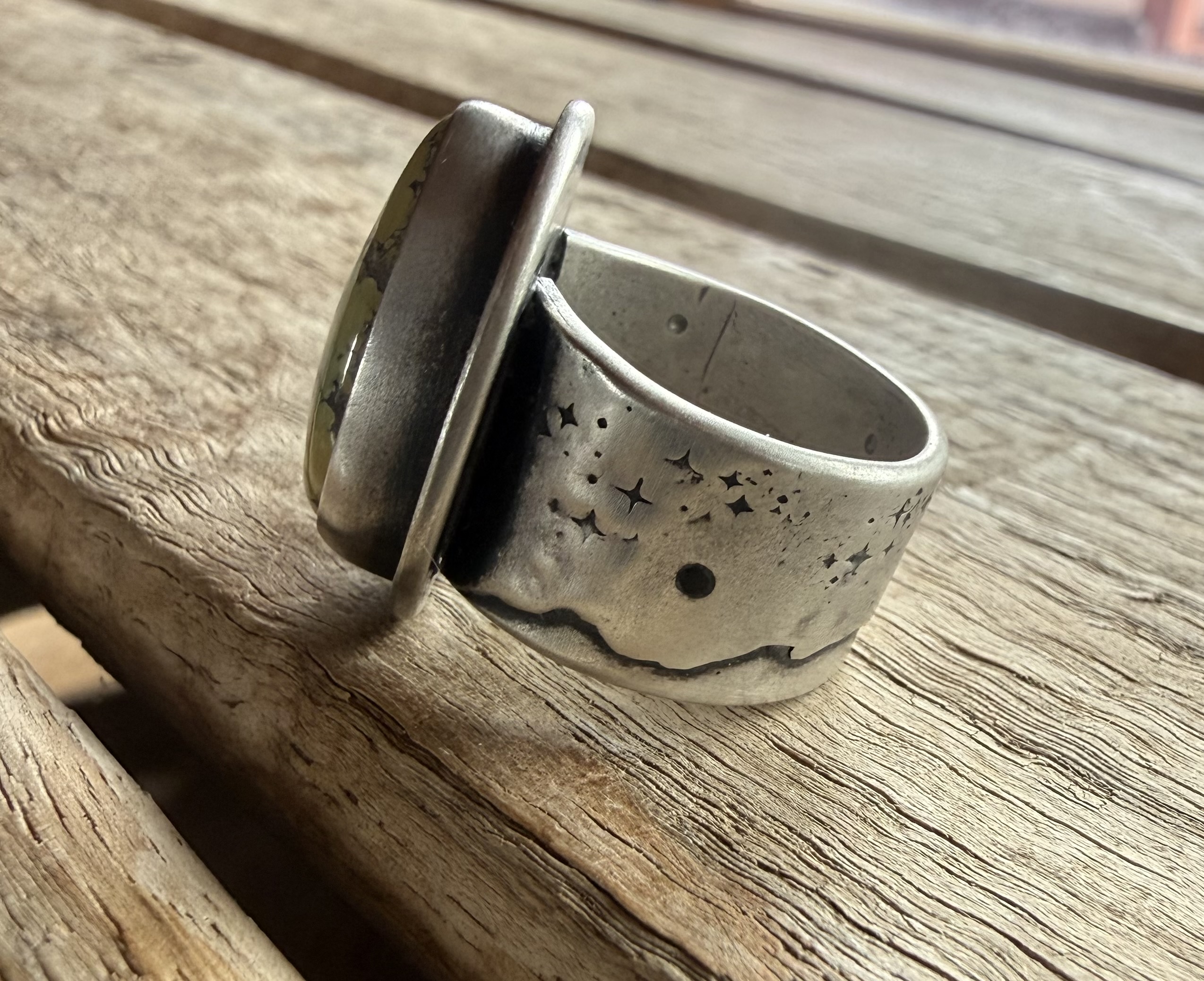 Nevada Blue Moon Turquoise and Sapphire Silver Ring with a Mount Sneffels Star Band - size 7 3/4 - Image 8